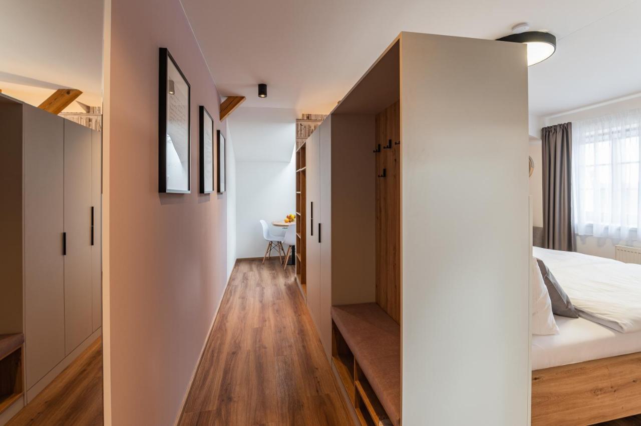 Hotel Restovna Jiloviste Ngoại thất bức ảnh